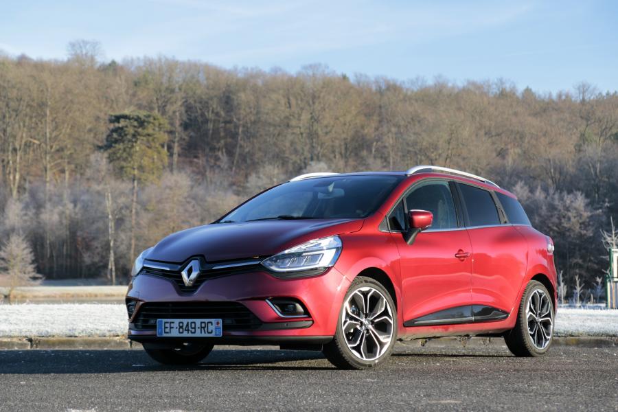  Renault Clio Estate 2016 года  (фото 8 из 16)